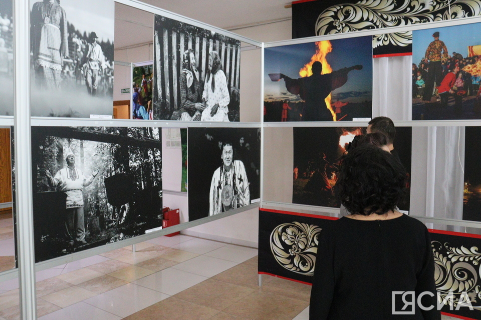 Фотовыставку победителей конкурса «Национальные праздники народов России» открыли в Якутии